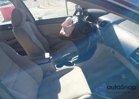 2005 Honda Accord 3.0 Lx z USA, uszkodzony, nr VIN 1HGCM66365A031035